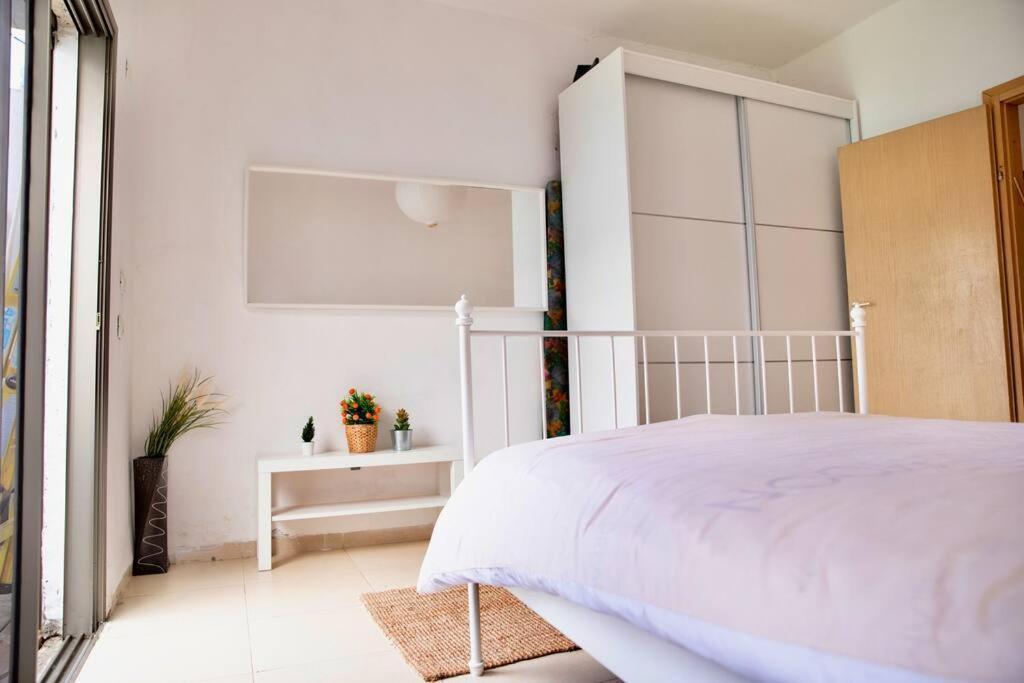 Homey Apartment Near The Beach ハデラ エクステリア 写真